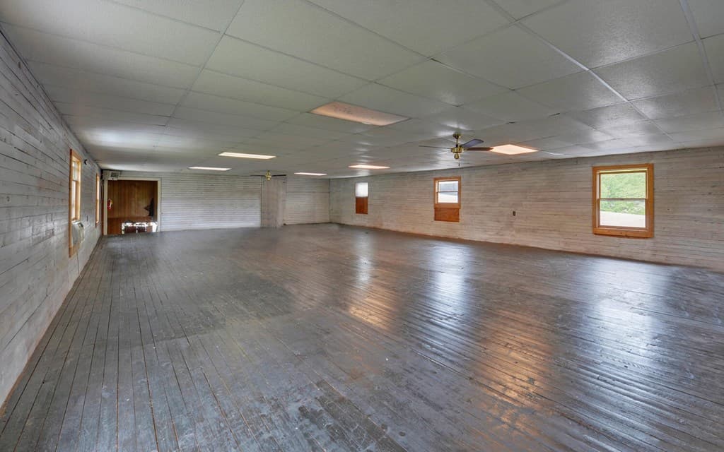 7493 Us Hwy 76 W, Young Harris GA 30582 - Photo