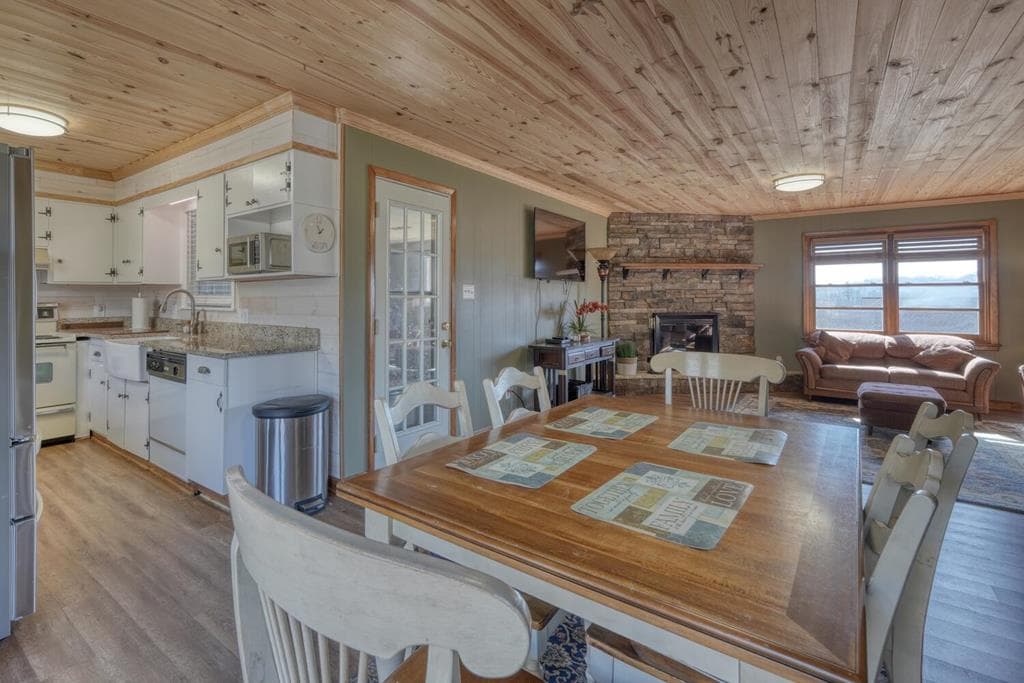 85 Chatuge Shores Circle, Hayesville NC 28904 - Photo
