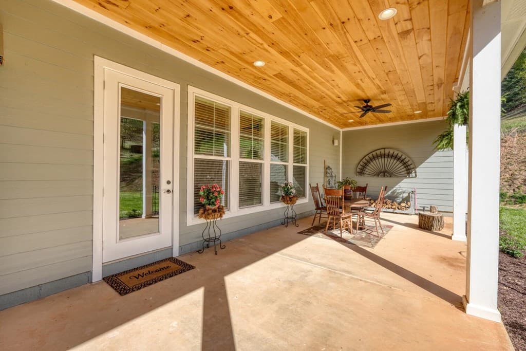 1735 Downings Creek Road, Hayesville SC 29804 - Photo