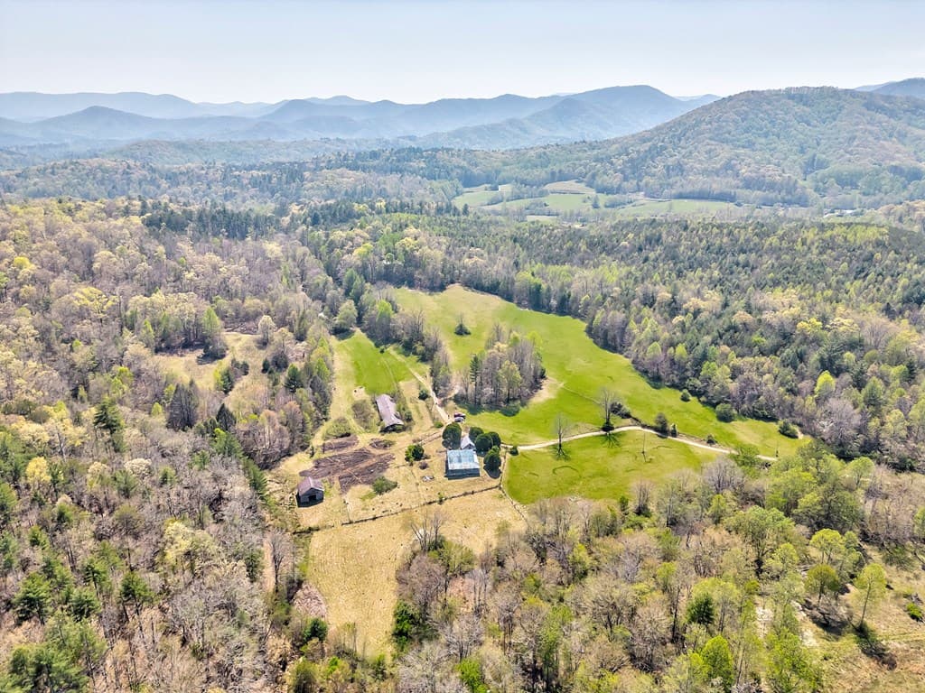 365 Waters Road, Mccaysville GA 30555 - Photo