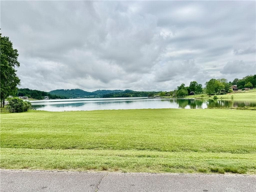 1803 Chatuge Hills Road, Hiawassee GA 30546 - Photo