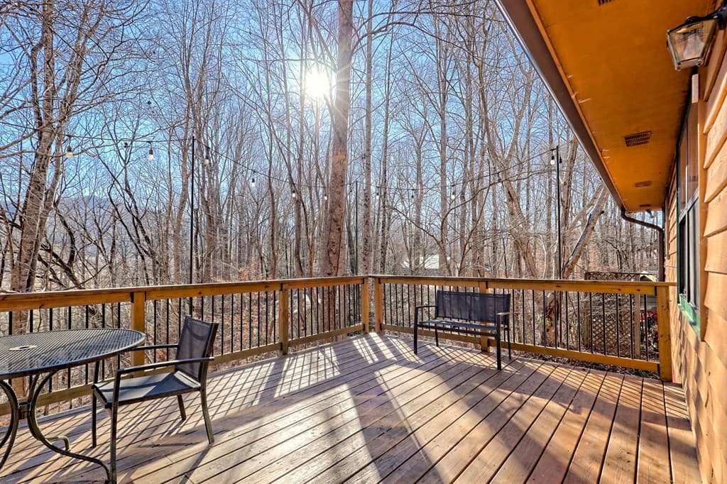 5827 Brasstown Creek Est, Young Harris GA 30582 - Photo