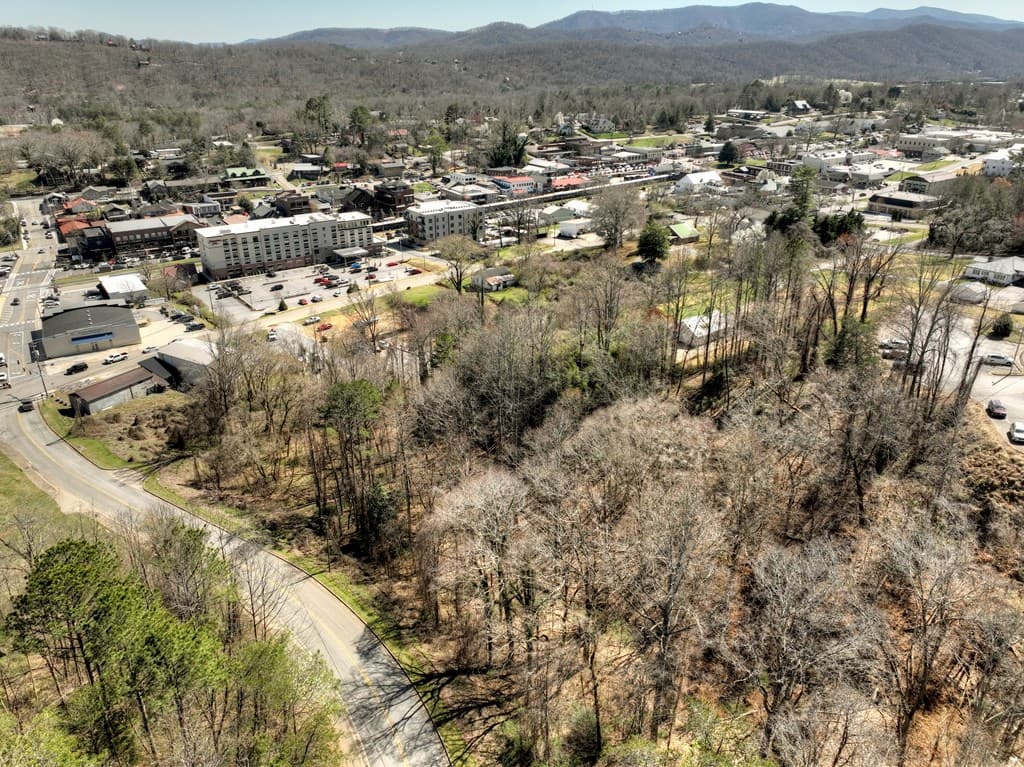 340 W First Street, Blue Ridge GA 30513 - Photo