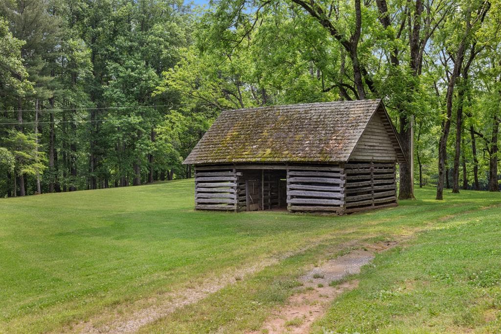 7320 Chestnut Valley Road, Hiawassee GA 30546 - Photo