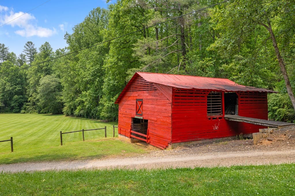 7320 Chestnut Valley Road, Hiawassee GA 30546 - Photo