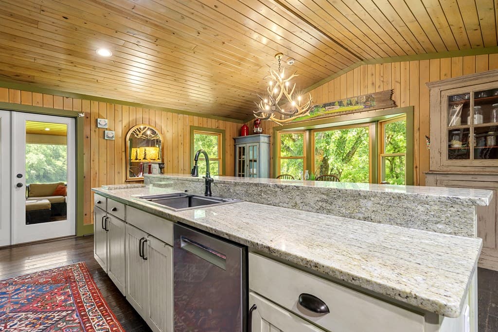 9883 Warwoman Road, Clayton GA 30525 - Photo