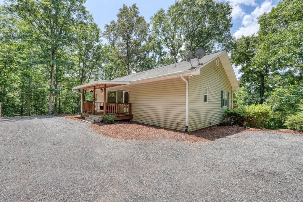 2333 Lovingood Road, Hiawassee GA 30546 - Photo