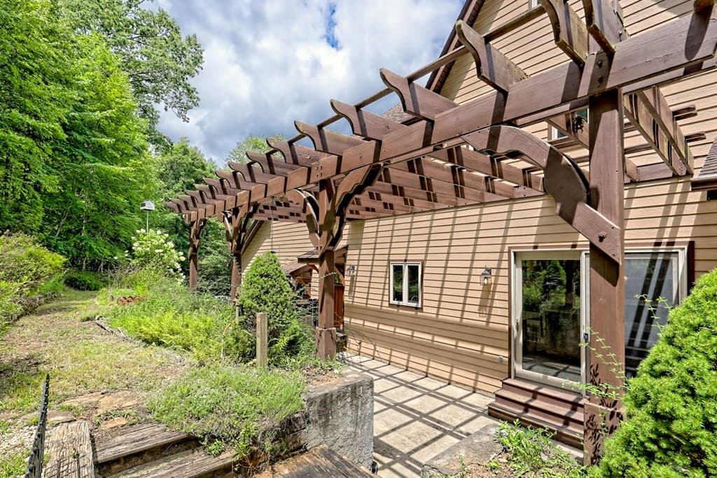 251 Quail Cove Lane, Brasstown NC 28902 - Photo