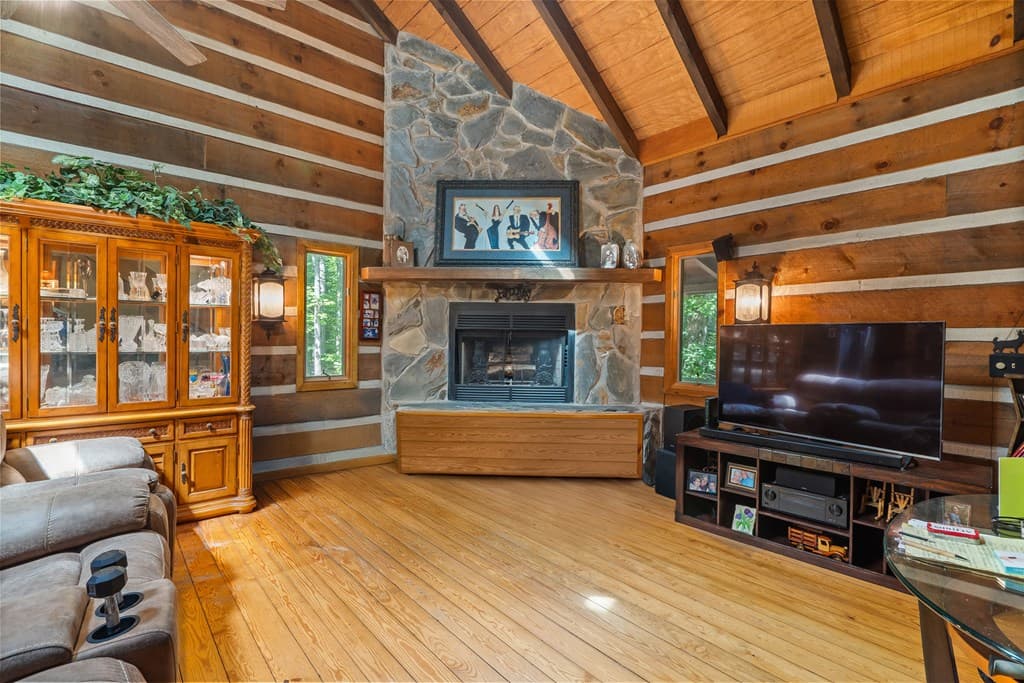 136 Honeysuckle Way, Blue Ridge GA 30513 - Photo
