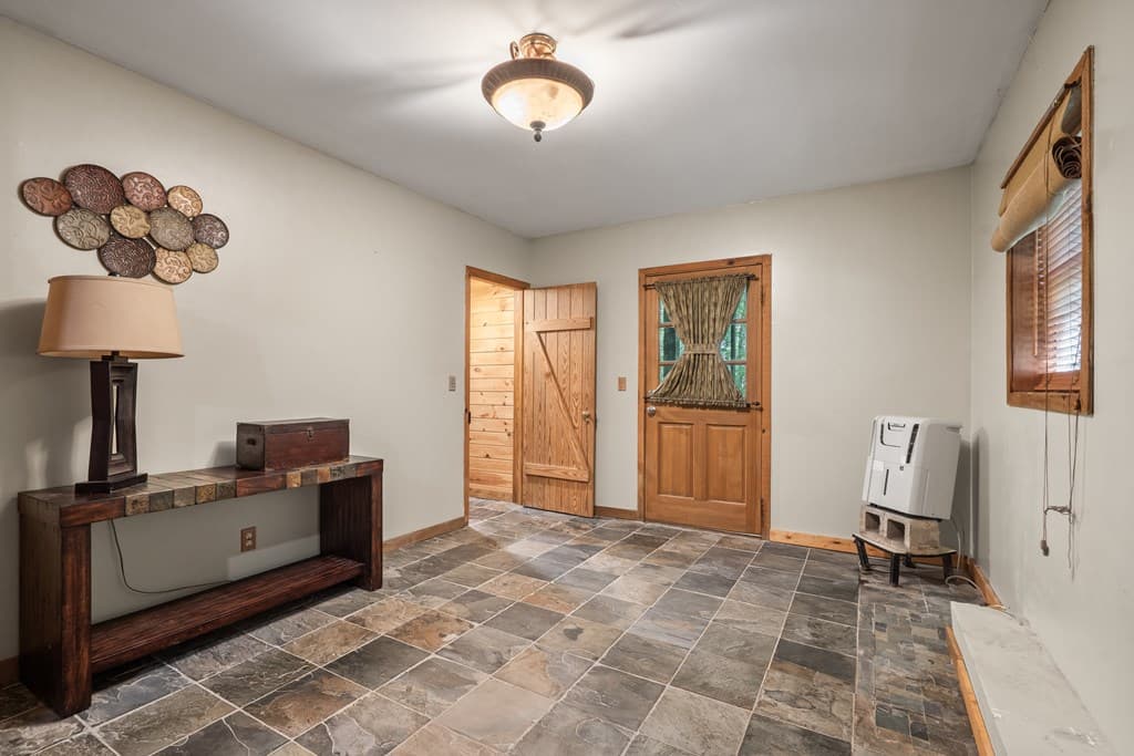 136 Honeysuckle Way, Blue Ridge GA 30513 - Photo