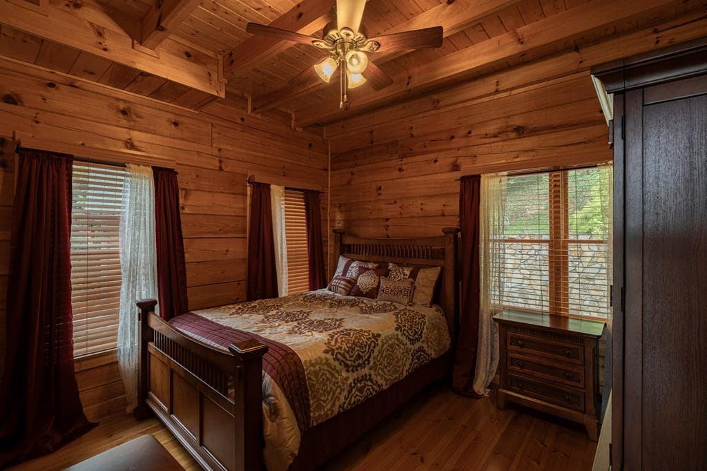 71 S Hidden Valley Drive, Ellijay GA 30536 - Photo