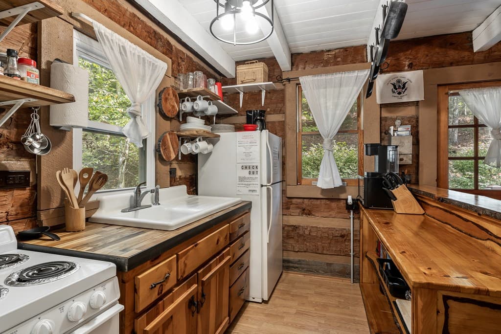 151 Pinewood Drive, Murphy NC 28906 - Photo