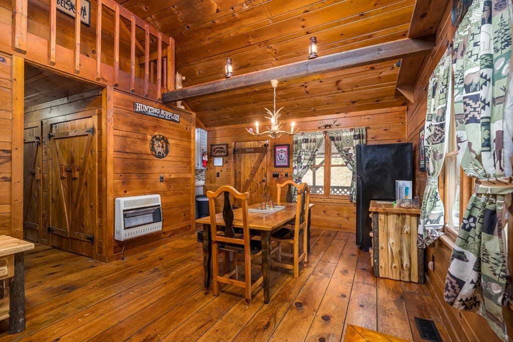 850 Valley Drive, Ellijay GA 30536 - Photo