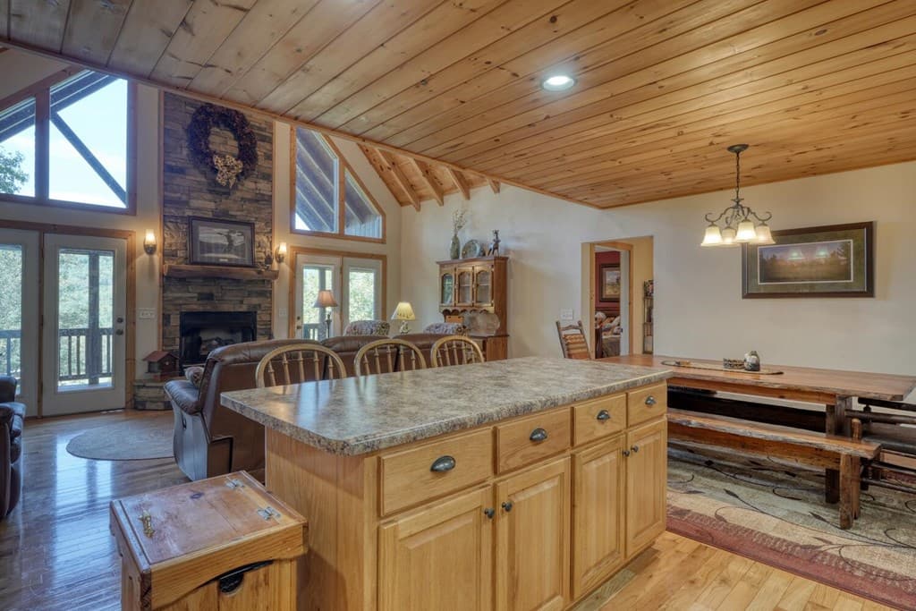 5702 Valley View Drive, Hiawassee GA 30546 - Photo