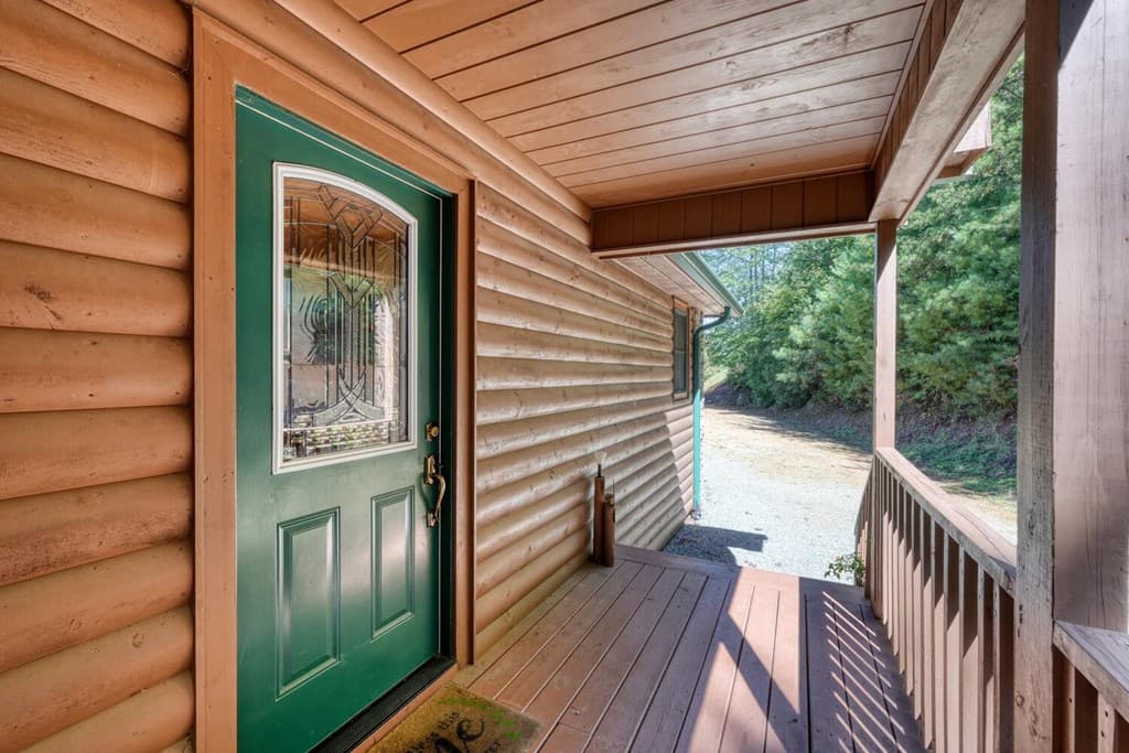 5702 Valley View Drive, Hiawassee GA 30546 - Photo