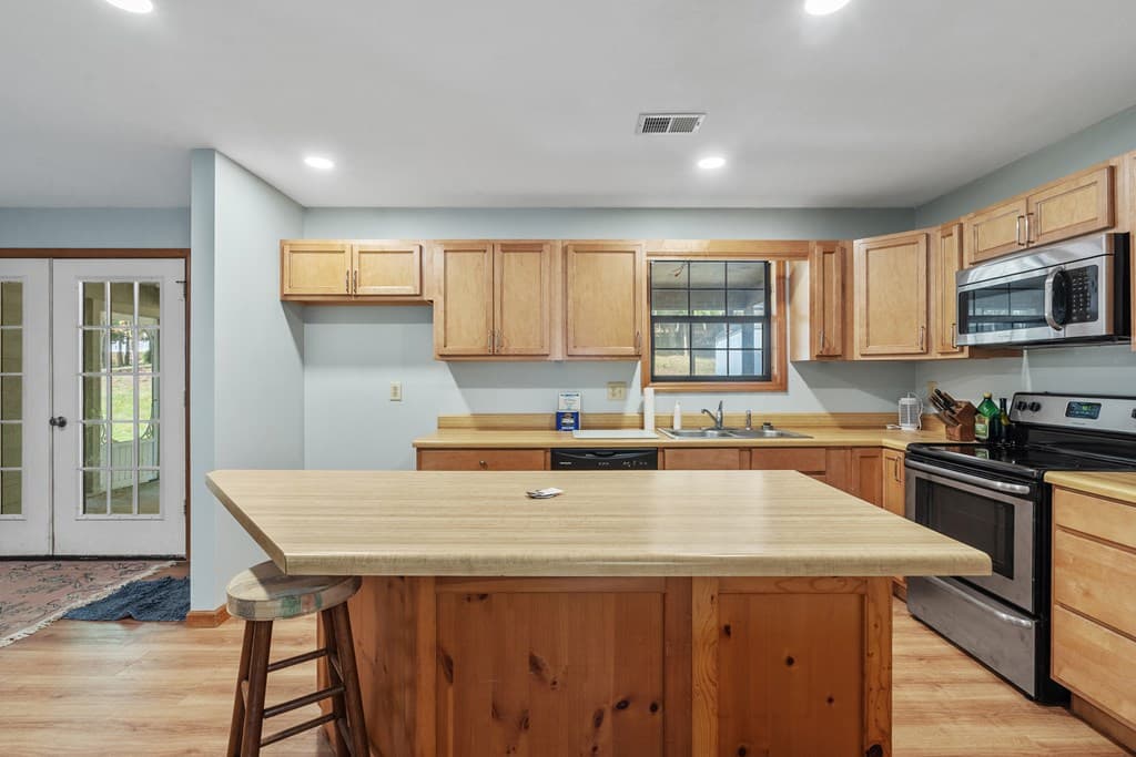 2015 Pine Lake Road, Hiawassee GA 30546 - Photo