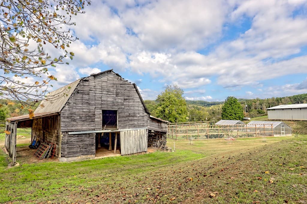 3147 Old Hwy 64 W, Warne NC 28909 - Photo