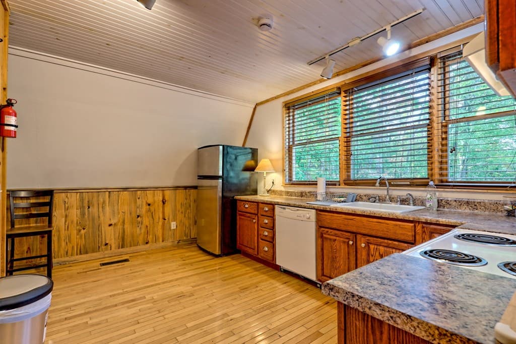 3147 Old Hwy 64 W, Warne NC 28909 - Photo