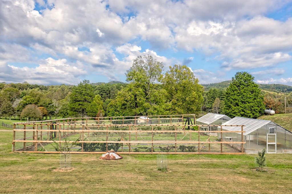 3147 Old Hwy 64 W, Warne NC 28909 - Photo