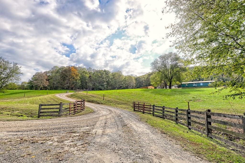 3147 Old Hwy 64 W, Warne NC 28909 - Photo