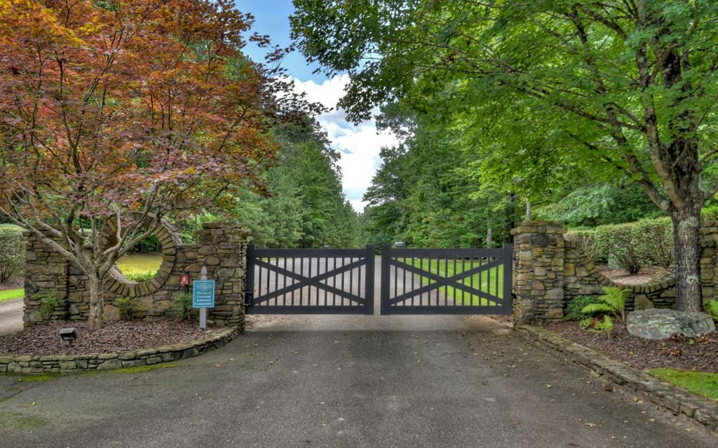 136 Whispering Ridge Court, Ellijay GA 30540 - Photo