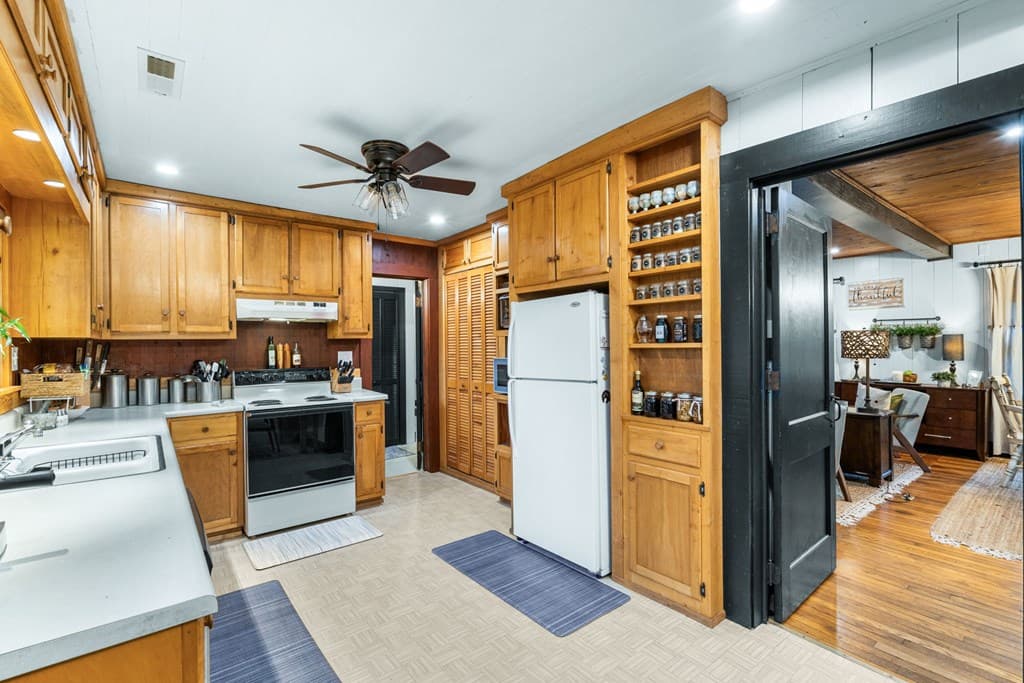 106 Settawig Road, Brasstown NC 28902 - Photo