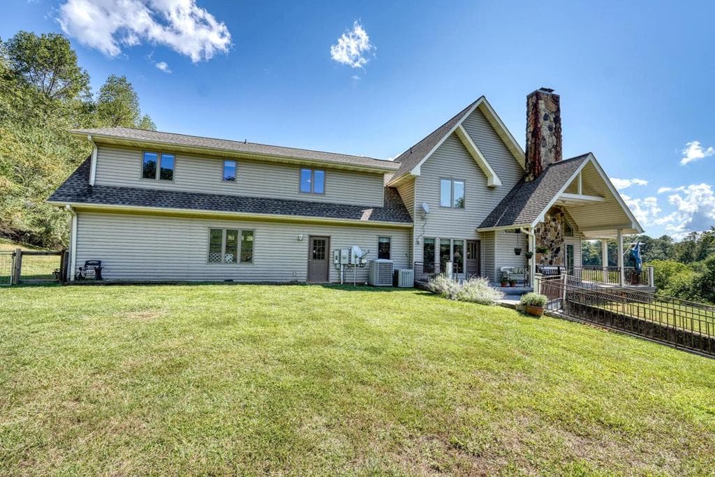 208 Rich Drive, Blairsville GA 30512 - Photo
