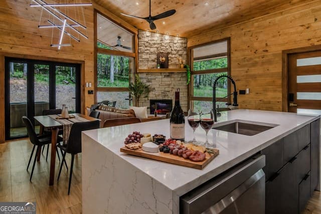 138 Cottonwood Lane, Blue Ridge GA 30513 - Photo