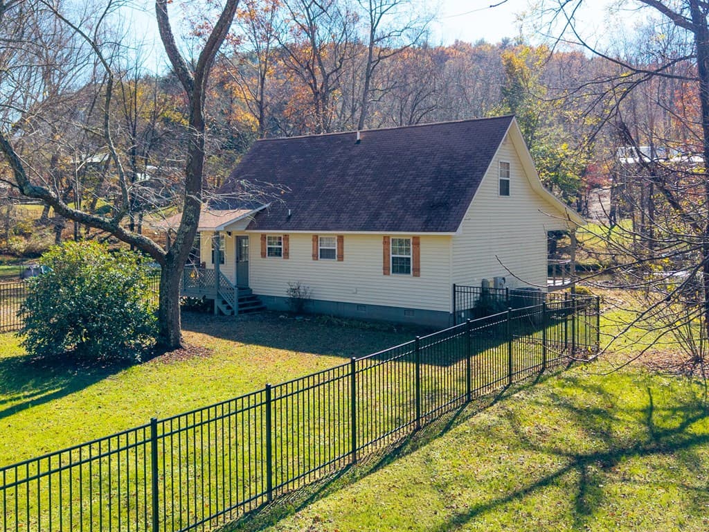 100 Tranquility Lane, Hayesville NC 28904 - Photo