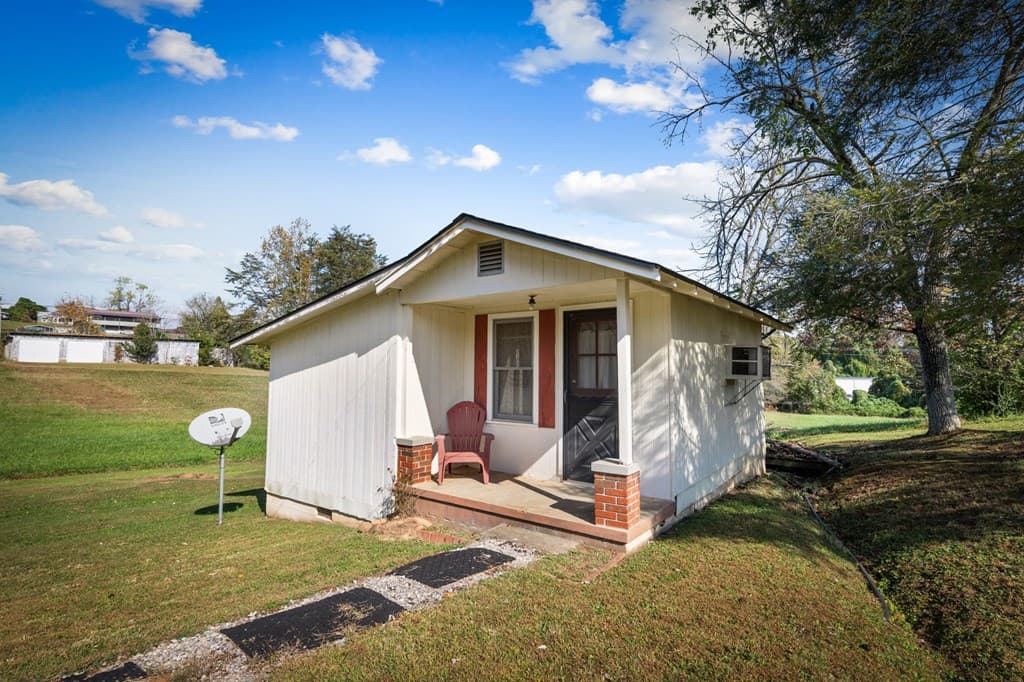 121 Orchard Boulevard, Blue Ridge GA 30513 - Photo