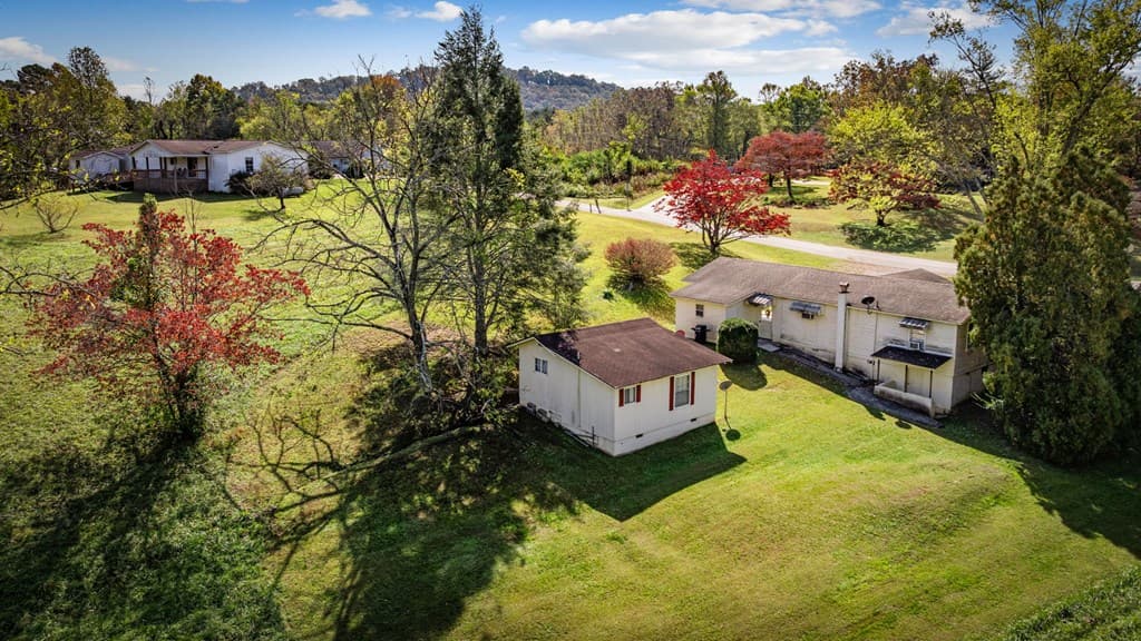 121 Orchard Boulevard, Blue Ridge GA 30513 - Photo