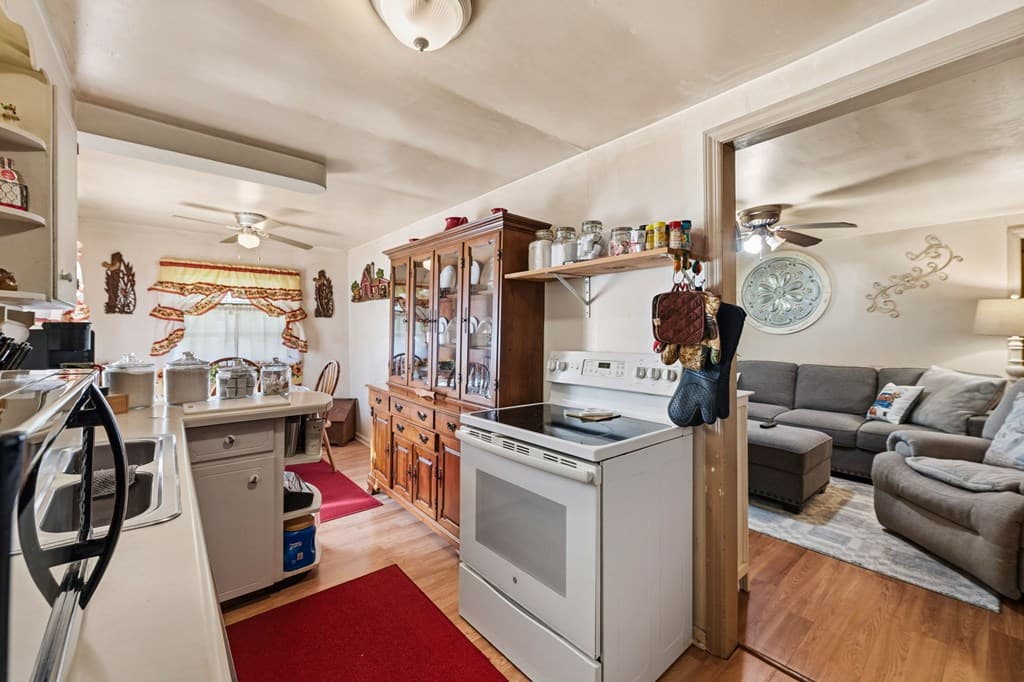 121 Orchard Boulevard, Blue Ridge GA 30513 - Photo
