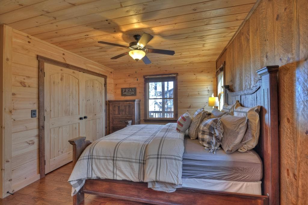 136 Oasis Drive, Blue Ridge GA 30513 - Photo