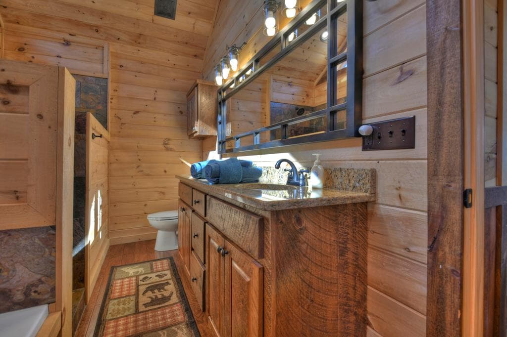 136 Oasis Drive, Blue Ridge GA 30513 - Photo