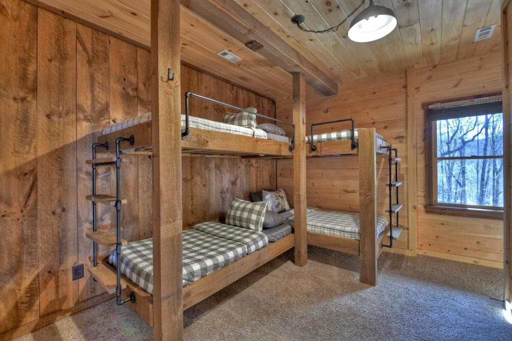 136 Oasis Drive, Blue Ridge GA 30513 - Photo