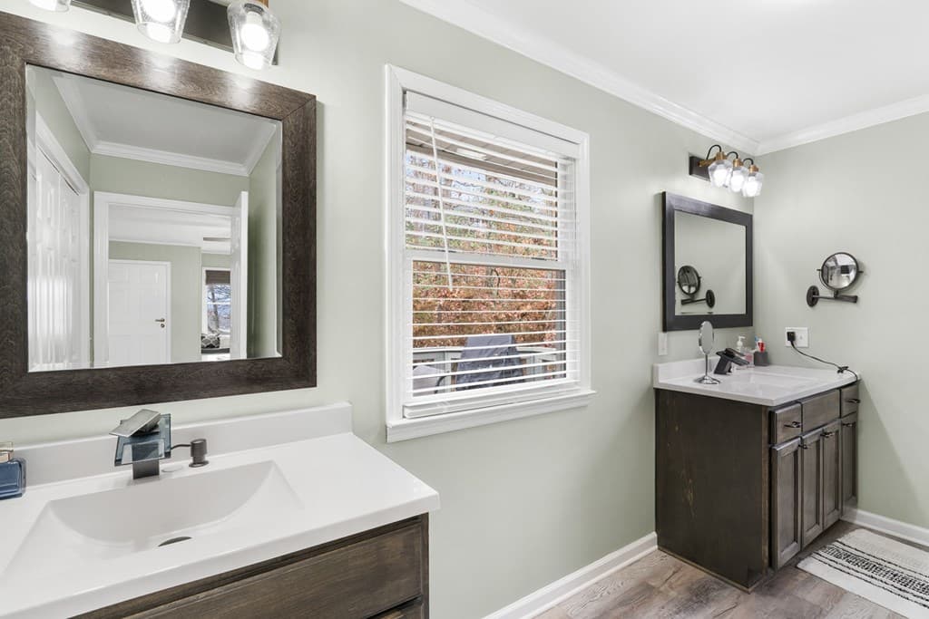 1612 Lakeview Dr, Young Harris GA 30582 - Photo