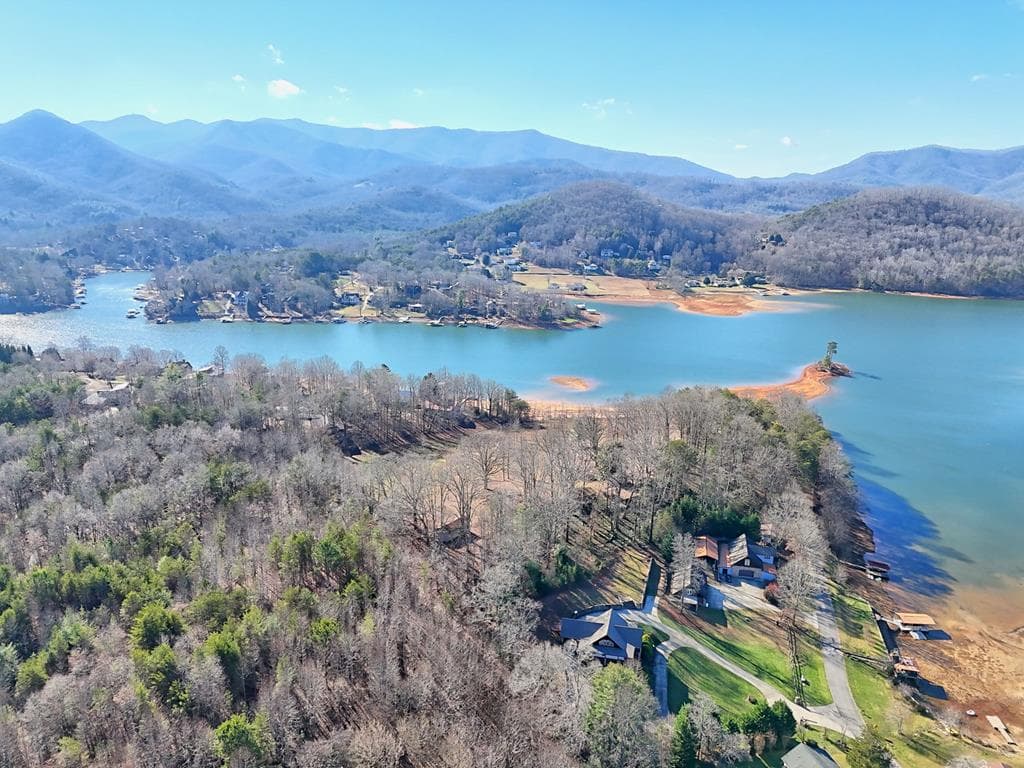 314 Lakeside Drive, Hiawassee GA 30546 - Photo