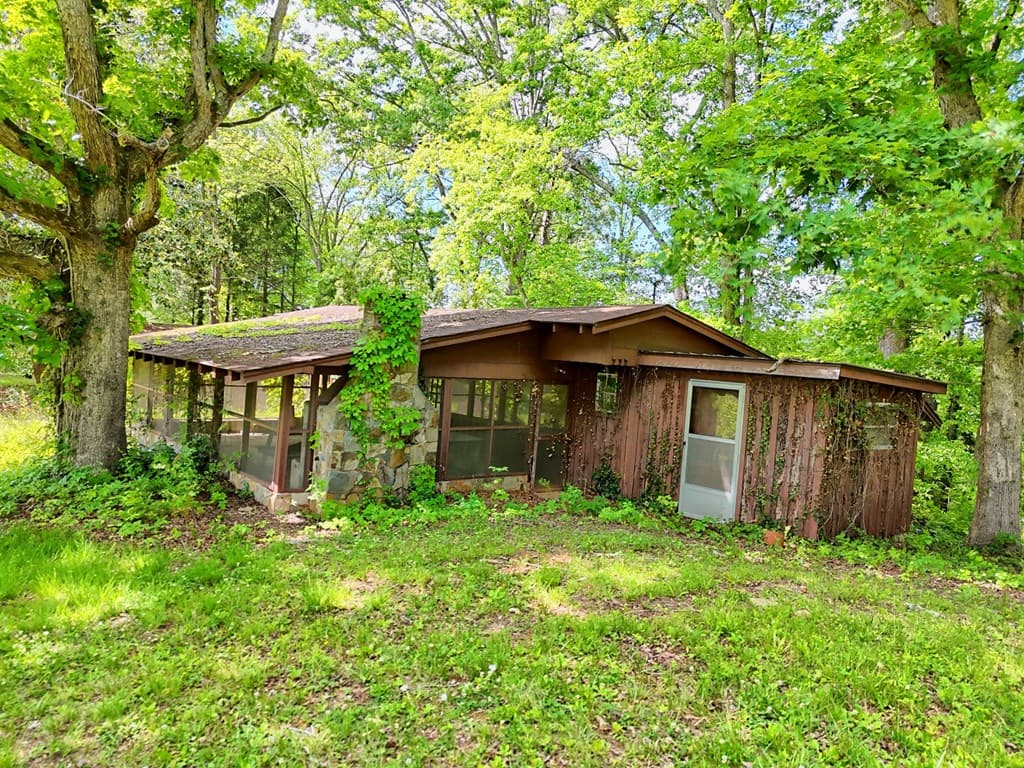 314 Lakeside Drive, Hiawassee GA 30546 - Photo