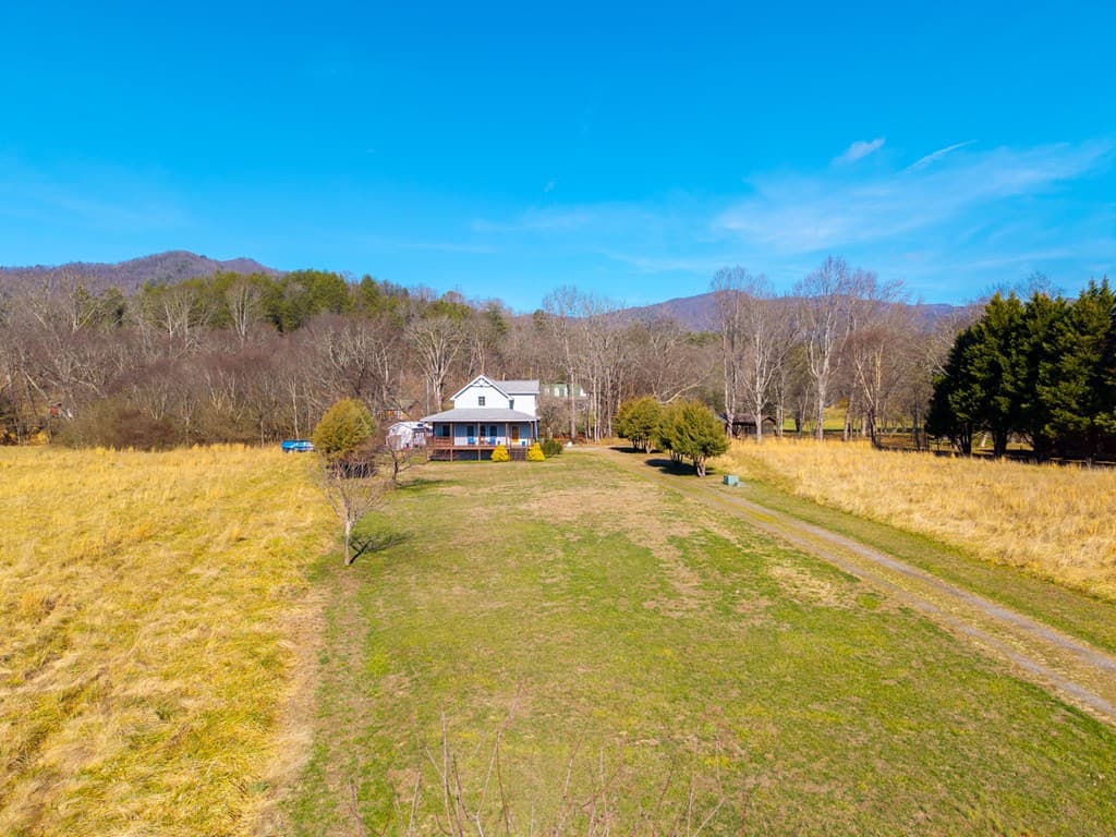 328 Pauls Meadow Drive, Hayesville NC 28904 - Photo