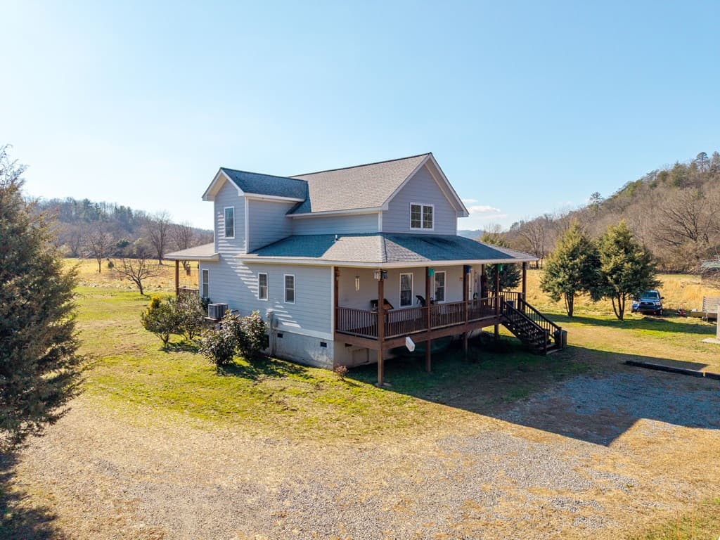 328 Pauls Meadow Drive, Hayesville NC 28904 - Photo