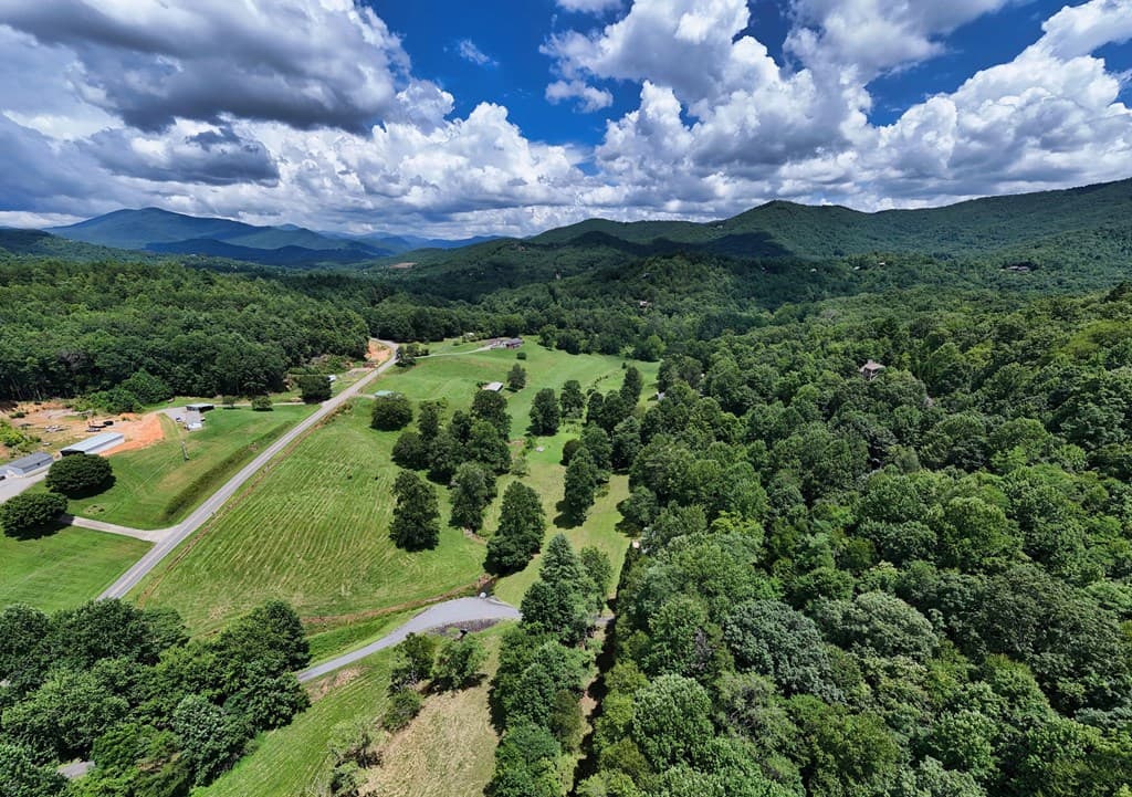105 Evergreen Road, Hiawassee GA 30546 - Photo