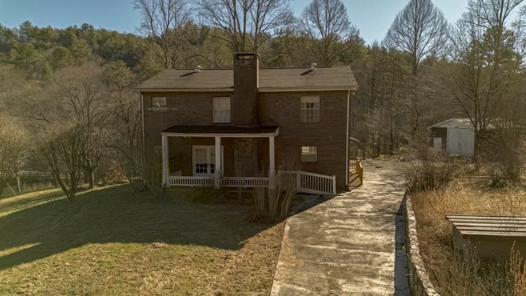 200 Mt. Liberty, Mccaysville GA 30555 - Photo