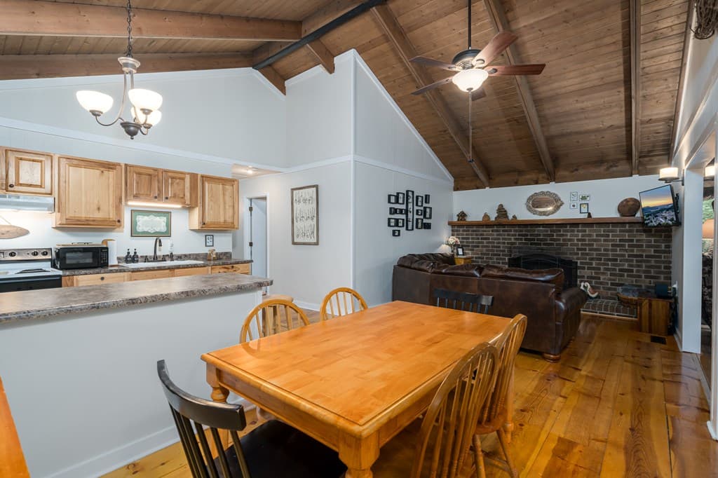 131 Hickory Trace, Ellijay GA 30536 - Photo