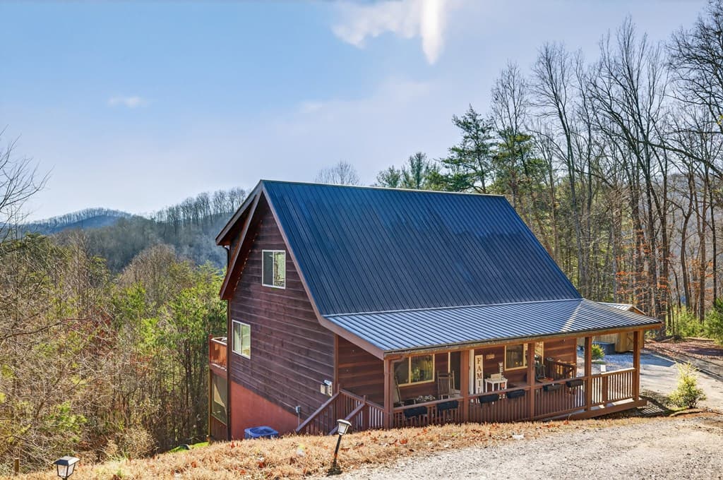 223 Red Bud Lane, Hiawassee GA 30546 - Photo