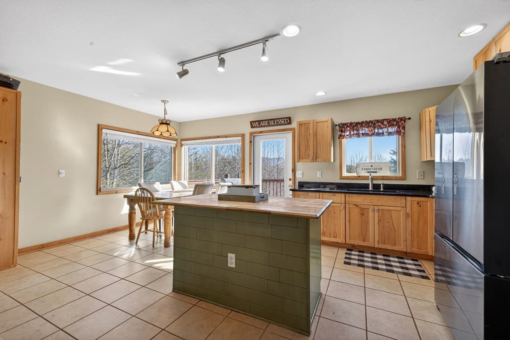 223 Red Bud Lane, Hiawassee GA 30546 - Photo
