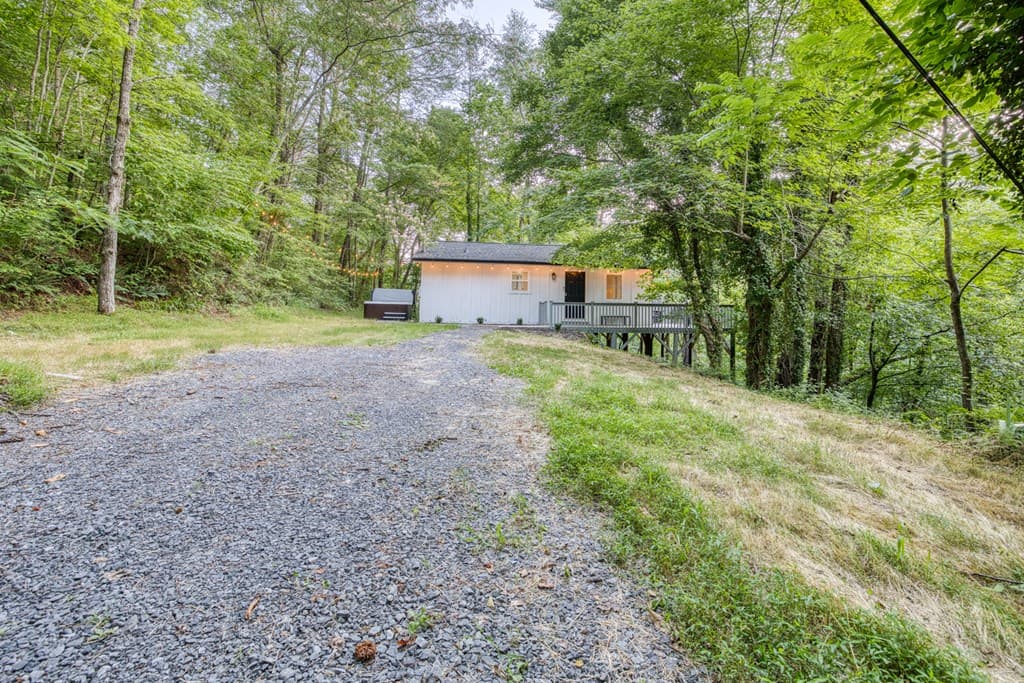 192 Possum Holler Road, Ellijay GA 30536 - Photo