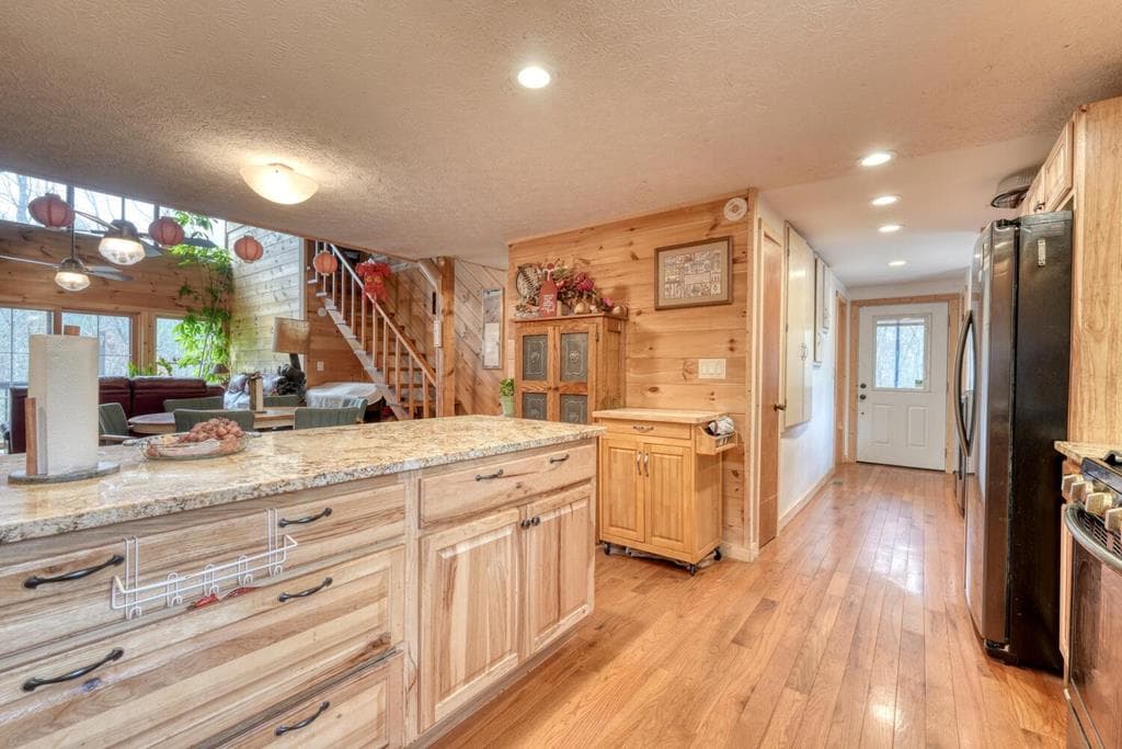 357 Nottely Woods Road E, Blairsville GA 30512 - Photo