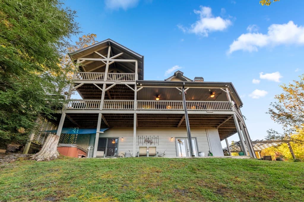 709 Laurel Creek Trail, Blue Ridge GA 30513 - Photo