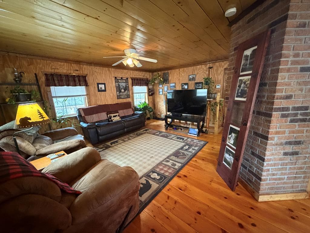 636 Bear Paw Trail, Blue Ridge GA 30513 - Photo