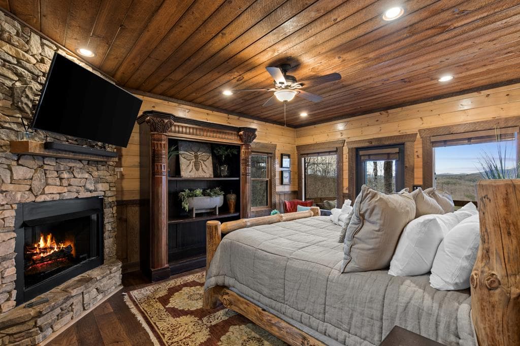 355 W Shalom Court, Blue Ridge GA 30513 - Photo
